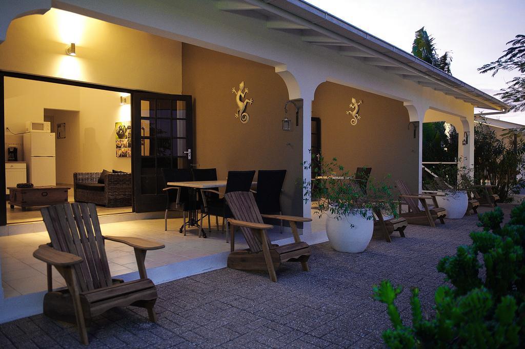 Bantopa Apartments Willemstad Bilik gambar