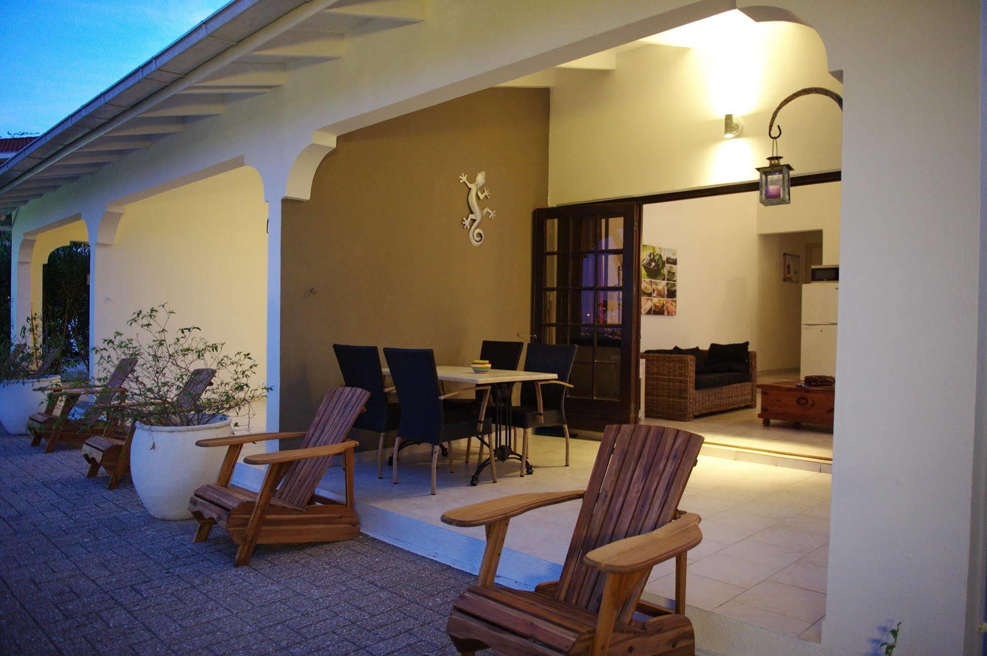Bantopa Apartments Willemstad Luaran gambar